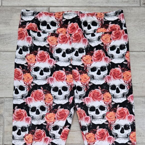 LuLaRoe Skulls and Roses Leggings Women's Yoga Soft Stretch Deadhead 12 to 18 - Picture 4 of 8